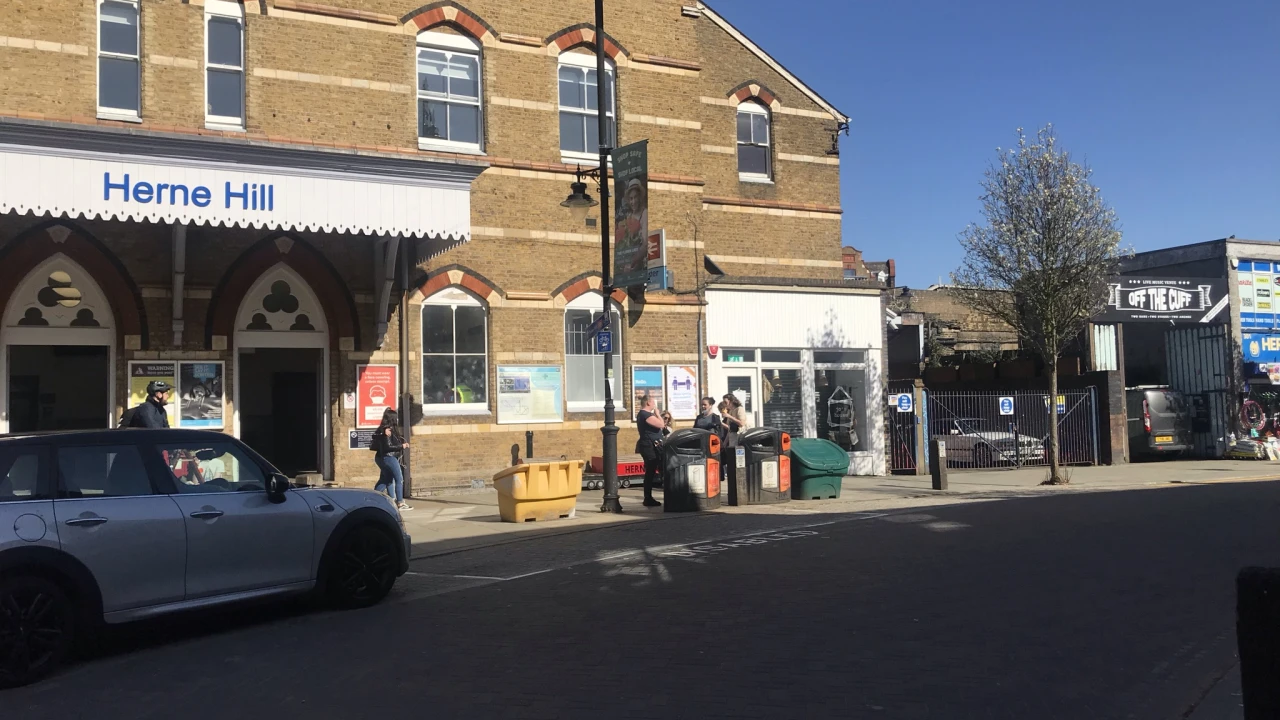 Herne Hill Station